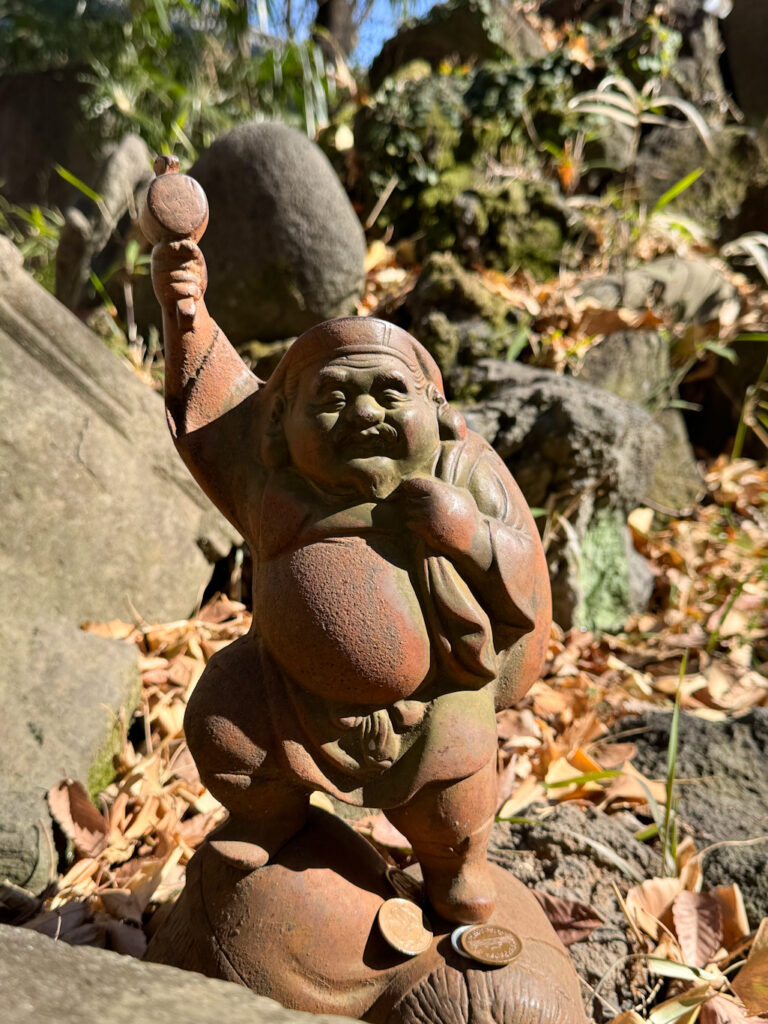 小野照崎神社　富士塚のだいこくさま