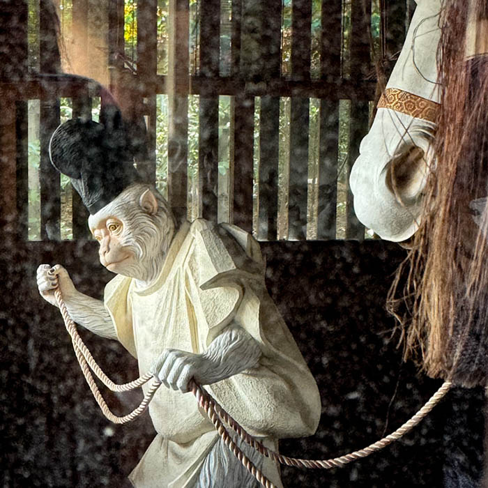 寒川神社の神馬舎