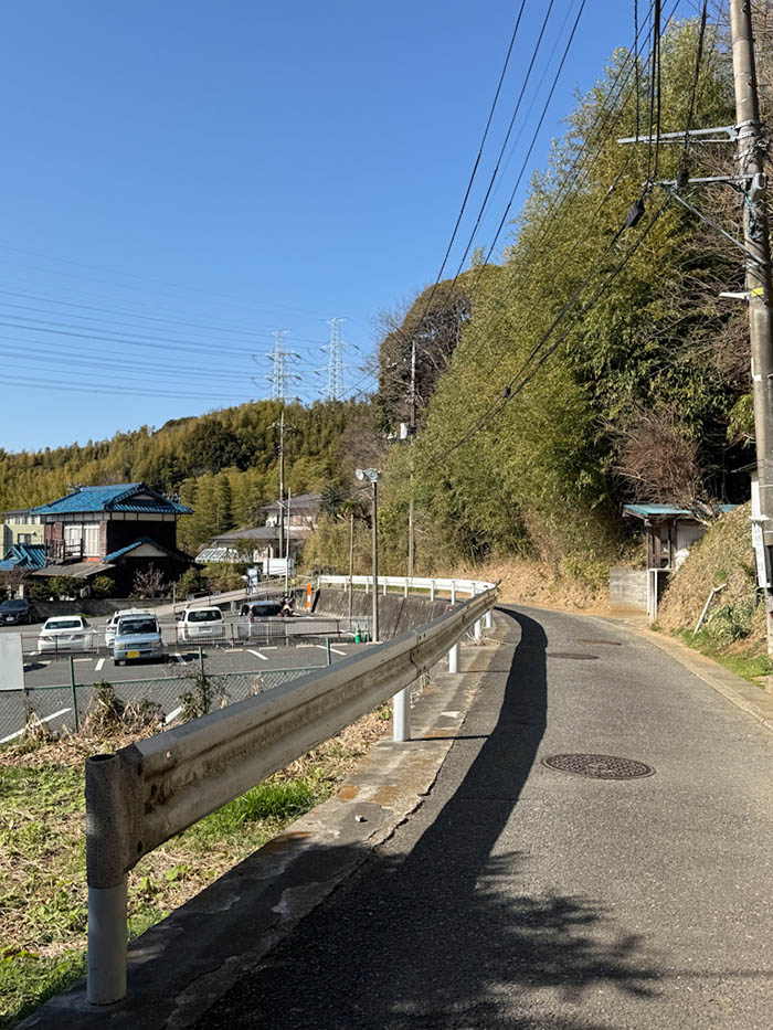 思金神社への道