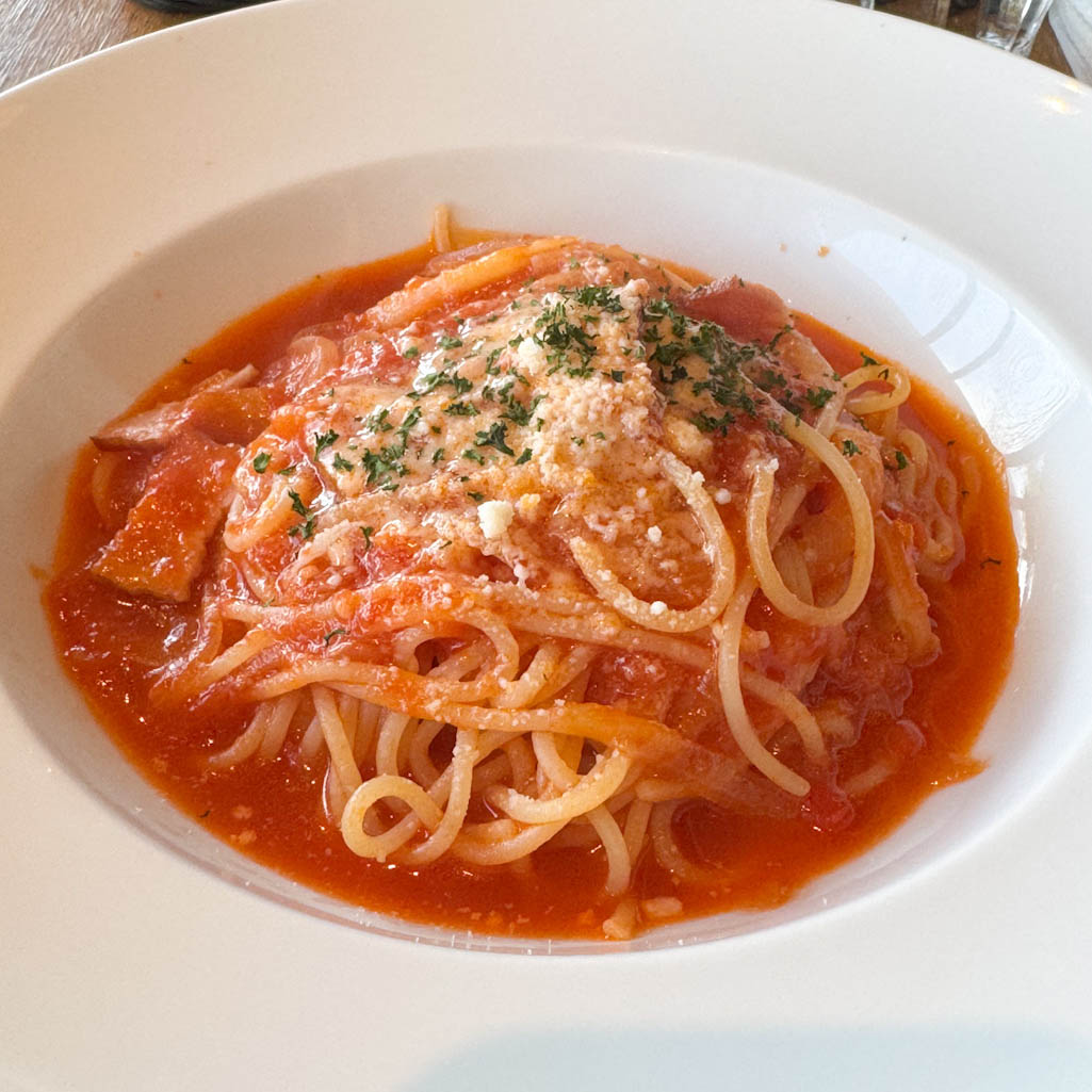 スワンベーカリーのランチのパスタ