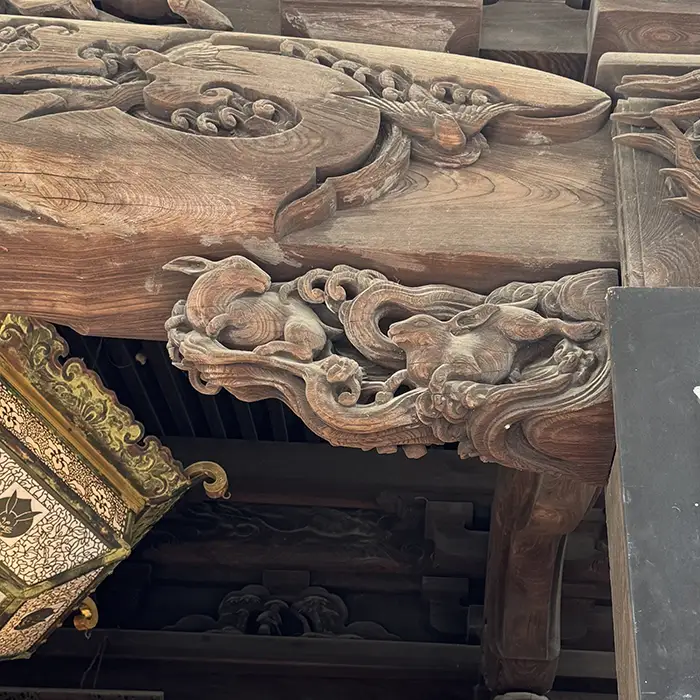 調神社拝殿の欄間彫刻のうさぎ