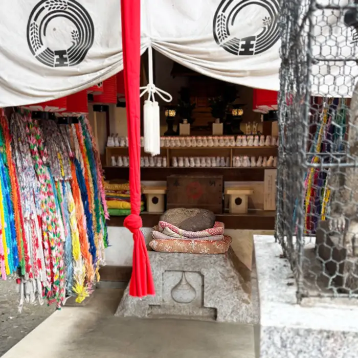 王子稲荷神社の御石様